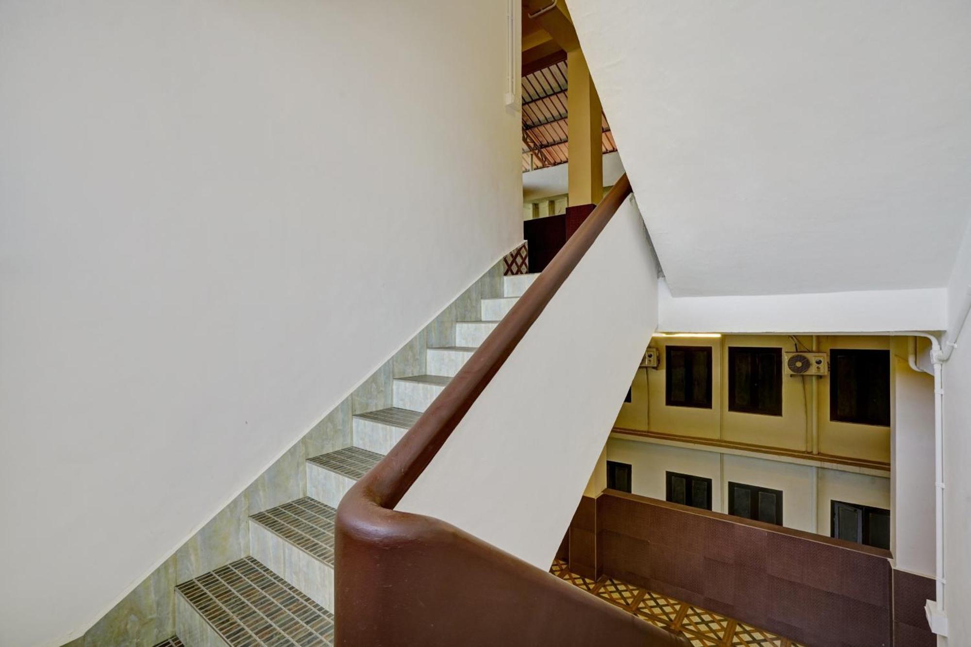 Super Hotel O Ceasar Palace Annex Thodupuzha Екстериор снимка